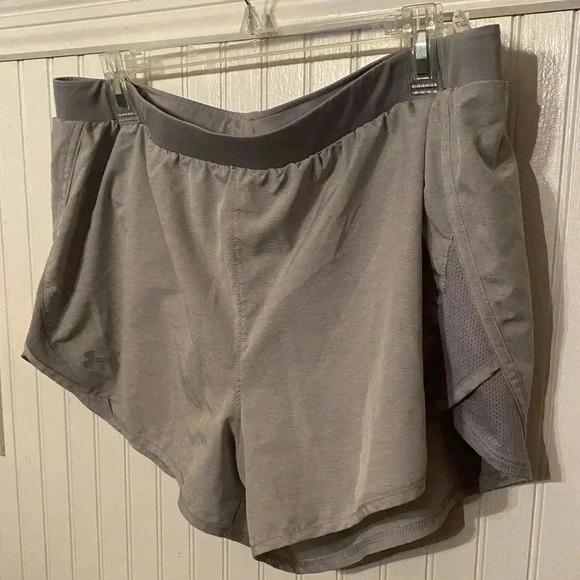 Under armor loose lightweight running shorts - Picture 1 of 4